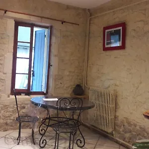  Hébergement de vacances Joli Maison En Pierre