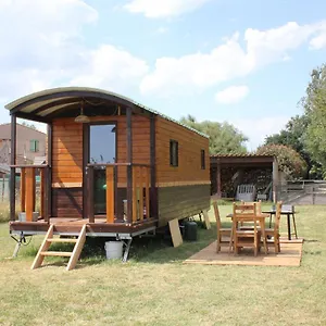  Hébergement de vacances Mas Dou L'estele Roulotte-gîte